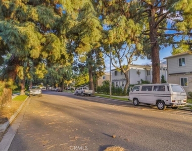 4132 W Toluca Lake Ave - Photo Thumbnail 9