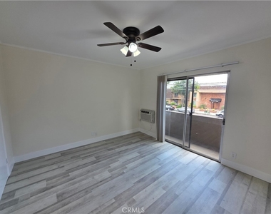 14609 Saticoy Street - Photo Thumbnail 7