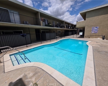 14609 Saticoy Street - Photo Thumbnail 11