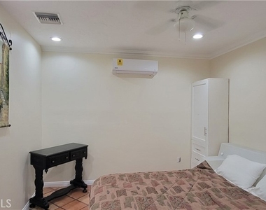 4910 Brewster - Photo Thumbnail 11
