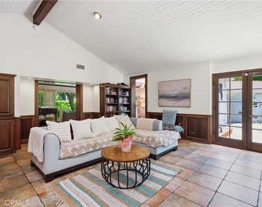 18000 Karen Drive - Photo Thumbnail 12