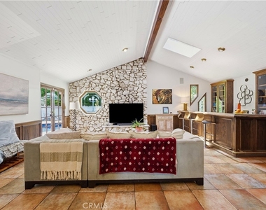 18000 Karen Drive - Photo Thumbnail 11