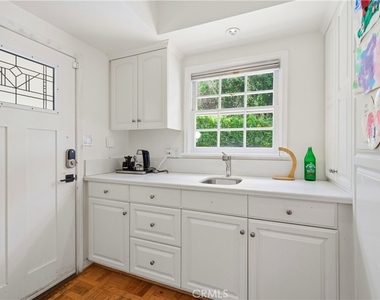 18000 Karen Drive - Photo Thumbnail 16