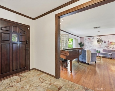 18000 Karen Drive - Photo Thumbnail 5