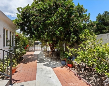 14618 Moorpark Street - Photo Thumbnail 16