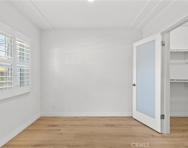 14618 Moorpark Street - Photo Thumbnail 2