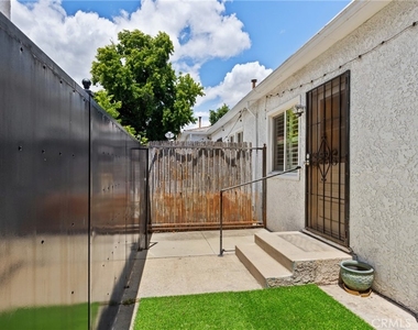 14618 Moorpark Street - Photo Thumbnail 6