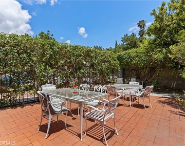 14618 Moorpark Street - Photo Thumbnail 15