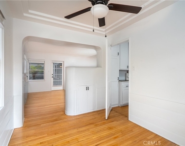 265 N Swall Drive - Photo Thumbnail 7
