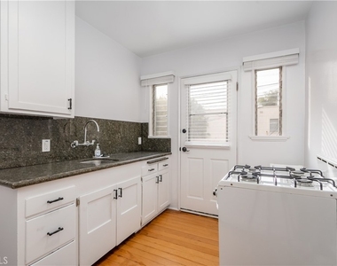 265 N Swall Drive - Photo Thumbnail 9