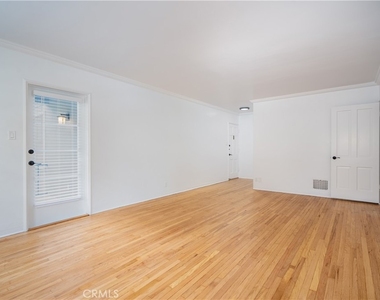265 N Swall Drive - Photo Thumbnail 4