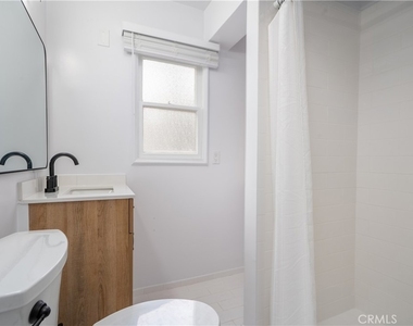 265 N Swall Drive - Photo Thumbnail 14