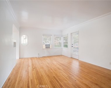 265 N Swall Drive - Photo Thumbnail 3