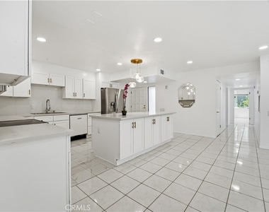 5301 Balboa Boulevard - Photo Thumbnail 11