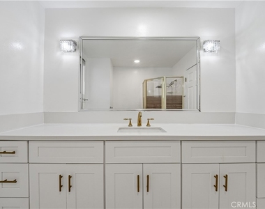 5301 Balboa Boulevard - Photo Thumbnail 20