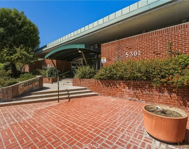 5301 Balboa Boulevard - Photo Thumbnail 38