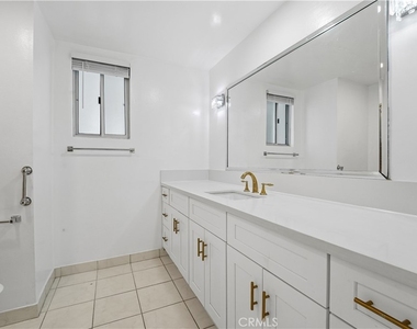5301 Balboa Boulevard - Photo Thumbnail 18