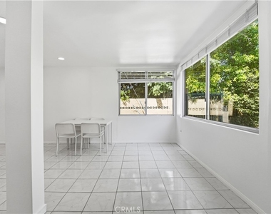 5301 Balboa Boulevard - Photo Thumbnail 14