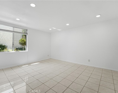 5301 Balboa Boulevard - Photo Thumbnail 23