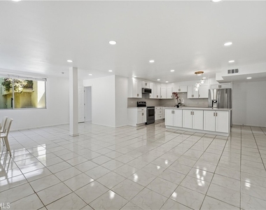 5301 Balboa Boulevard - Photo Thumbnail 9