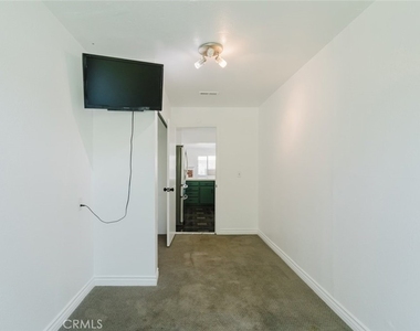 37347 Waterman Avenue - Photo Thumbnail 24