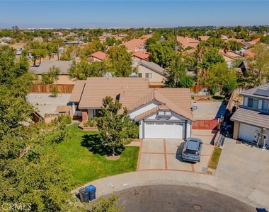 37347 Waterman Avenue - Photo Thumbnail 32