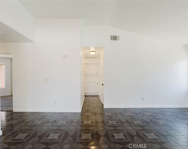 37347 Waterman Avenue - Photo Thumbnail 6