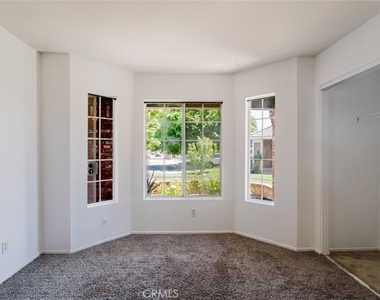 37347 Waterman Avenue - Photo Thumbnail 7