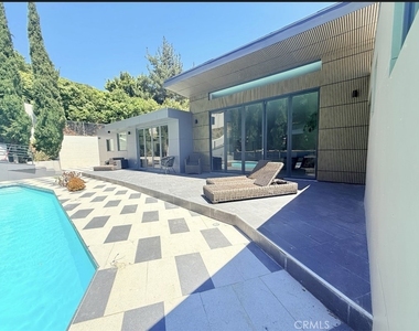 1801 Roscomare Road - Photo Thumbnail 33