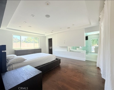1801 Roscomare Road - Photo Thumbnail 15