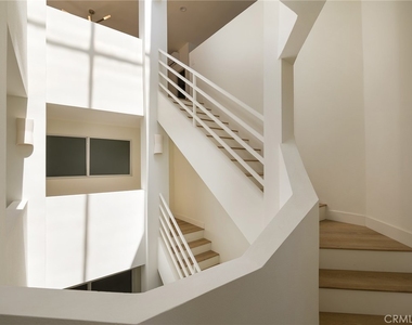 7331 Vista Del Mar Lane - Photo Thumbnail 25