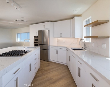 7331 Vista Del Mar Lane - Photo Thumbnail 11