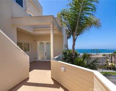 7331 Vista Del Mar Lane - Photo Thumbnail 3