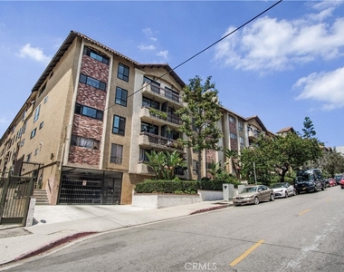 1735 N Fuller - Photo Thumbnail 22