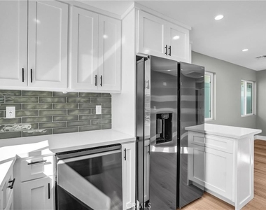 2124 W 238th Street - Photo Thumbnail 4