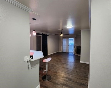 1200 Gaviota Avenue - Photo Thumbnail 20