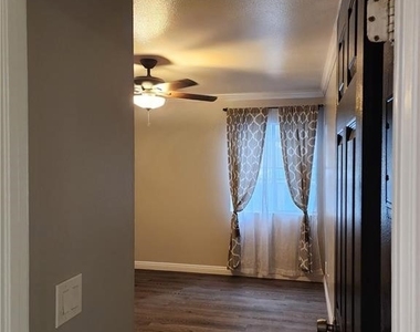 1200 Gaviota Avenue - Photo Thumbnail 11