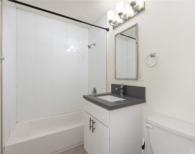 2703 Curtis Avenue - Photo Thumbnail 9
