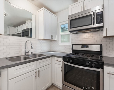2703 Curtis Avenue - Photo Thumbnail 6