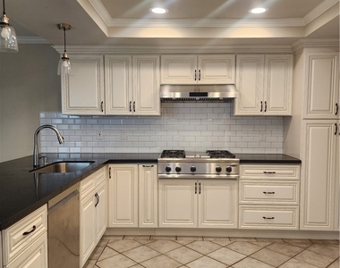 607 Murfield Court - Photo Thumbnail 2