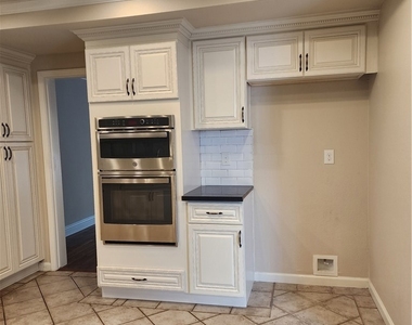 607 Murfield Court - Photo Thumbnail 3