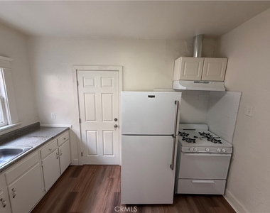 860 W 56th - Photo Thumbnail 14