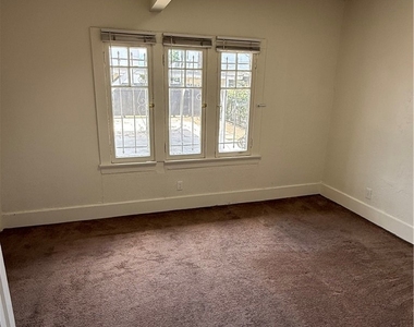 860 W 56th - Photo Thumbnail 11