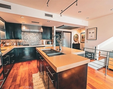 5327 Marina Pacifica Drive - Photo Thumbnail 7