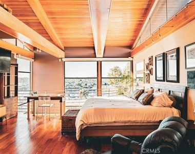 5327 Marina Pacifica Drive - Photo Thumbnail 9