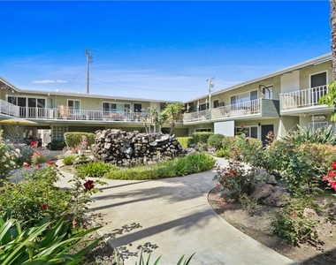 939 E Appleton Street - Photo Thumbnail 8