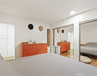 939 E Appleton Street - Photo Thumbnail 7