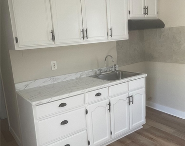 9702 Redfern - Photo Thumbnail 3
