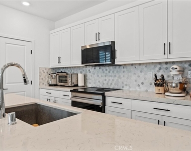 14135 Jonah Way - Photo Thumbnail 8