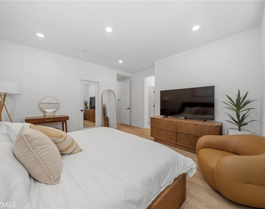 14135 Jonah Way - Photo Thumbnail 17